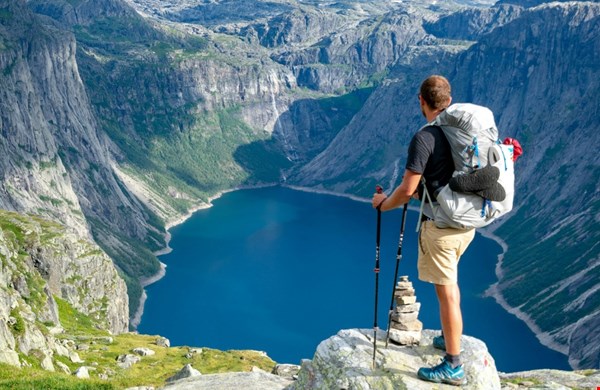 Hoe kies je de perfecte huttentocht? Tips voor routeplanning en overnachtingen Hoe kies je de perfecte huttentocht? Tips voor routeplanning en overnachtingen